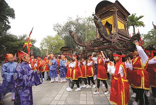 Lễ rước kiệu tại đền Hai Bà Trưng - huyện Mê Linh, Hà Nội.